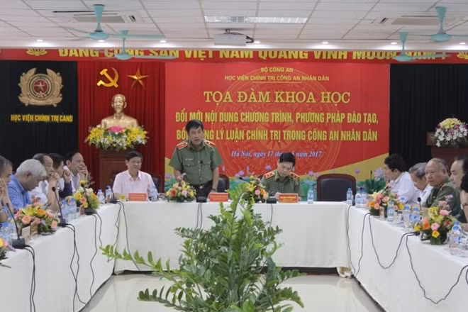 Thiếu tướng, GS.TS Trương Giang Long chủ trì buổi toạ đàm