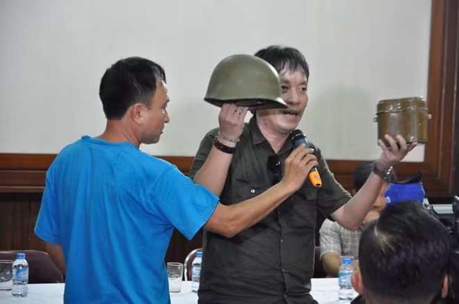 Nghệ sĩ bức xúc chứng minh đạo cụ làm phim không phải đồ đồng nát như lãnh đạo công ty tuyên bố.