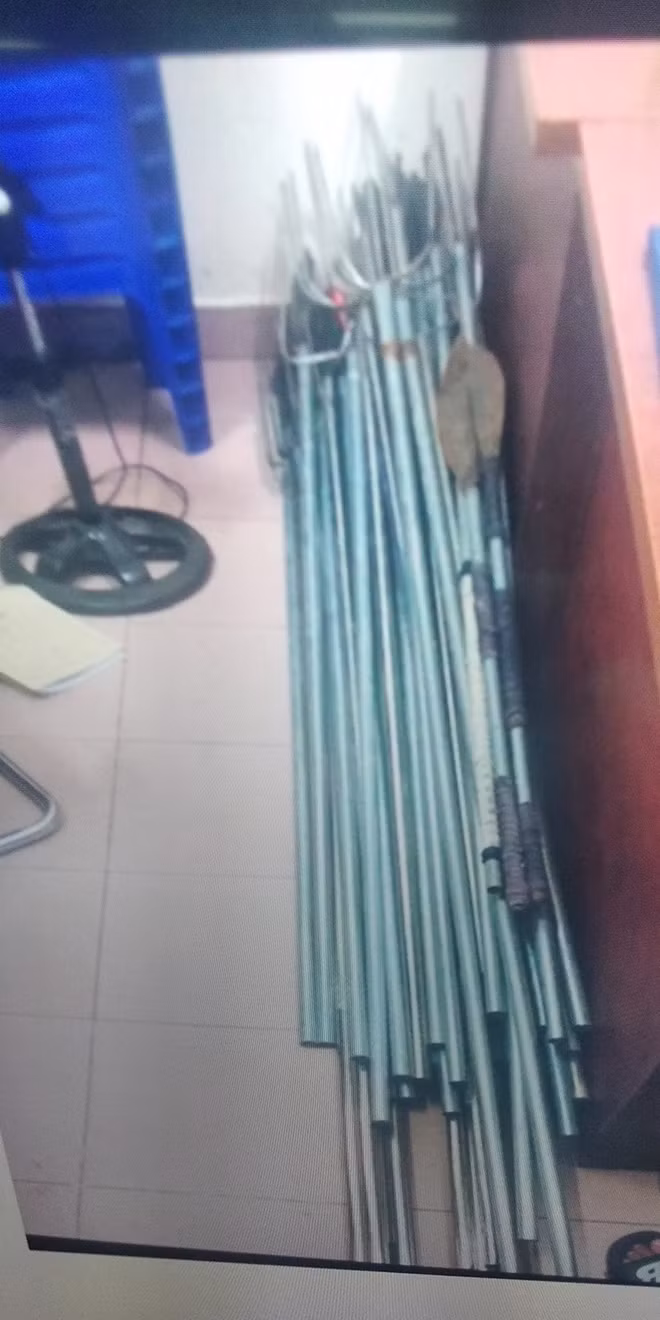 Một số hung khí thu giữ từ các đối tượng.