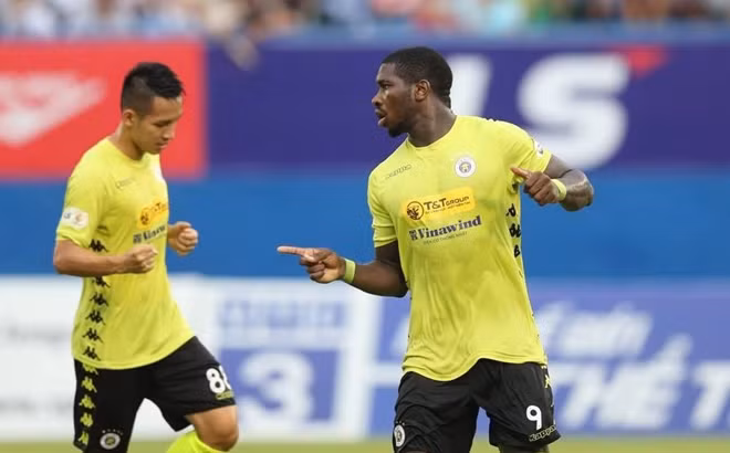 Hà Nội FC đang trở lại sau thất bại đáng quên trước SLNA. Ảnh: VPF.