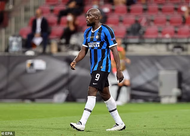 Lukaku có một mùa giải không tồi với Inter, thậm chí không quá khi nói rằng anh đã, đang hồi sinh trong màu áo đội bóng thành Milan. Tạp chí Goal thậm chí còn so sánh anh với huyền thoại Ronaldo de Limar (Ro béo) ngày nào trong mùa bóng khoác áo Inter.