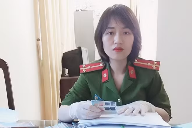 Thượng úy Trần Ngọc Yến.