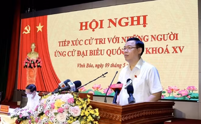 Chủ tịch Quốc hội Vương Đình Huệ phát biểu tại Hội nghị.