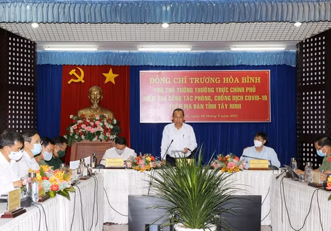 Phó Thủ tướng Thường trực Chính phủ Trương Hòa Bình tại điểm cầu tỉnh Tây Ninh. Ảnh: VGP/Mạnh Hùng.