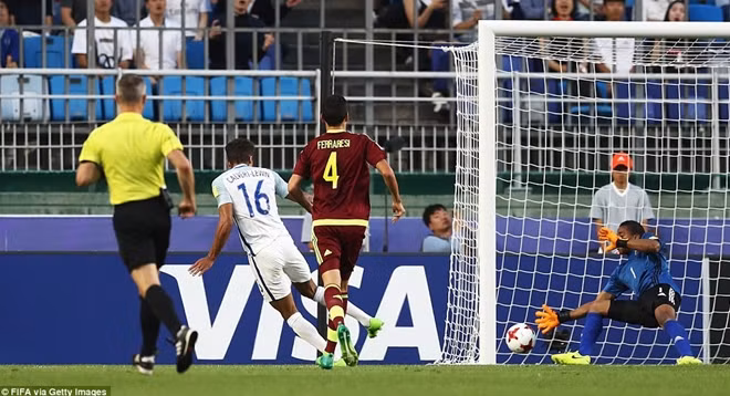 Bàn thắng duy nhất của Calvert-Lewin. Ảnh: FIFA.