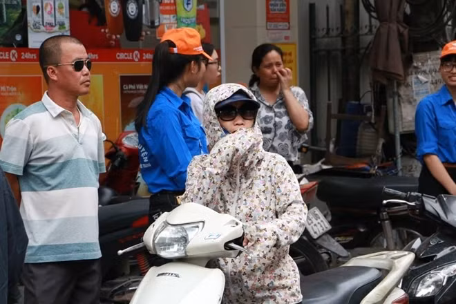 Con em sắp bước vào kỳ thi quan trọng nên rất nhiều người tỏ ra lo lắng.