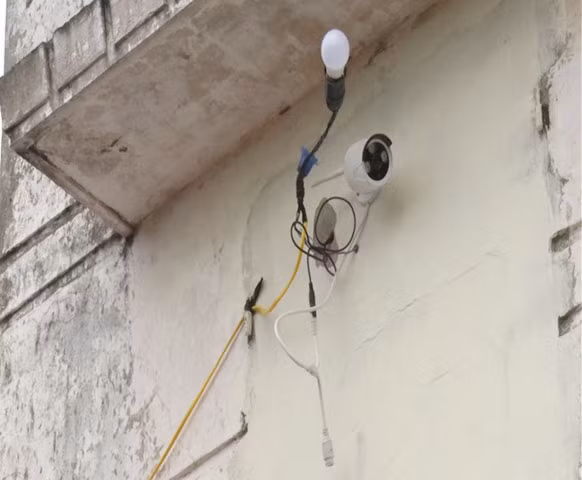 Camera hồng ngoại cảnh giới bên ngoài. Camera hồng ngoại cảnh giới bên ngoài.