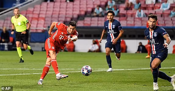 Ngược lại Bayern duy trì được một thế trận có phần ưu thế hơn đối thủ đặc biệt là trong hiệp 2. Có thời điểm tỷ lệ kiểm soát bóng của đại diện nước Đức lên tới 62%.