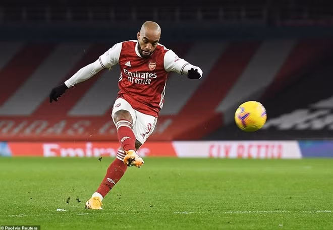 Arsenal cũng tạo ra không ít sóng gió trước khung thành De Gea tuy nhiên không thể chuyển hóa thành bàn thắng.