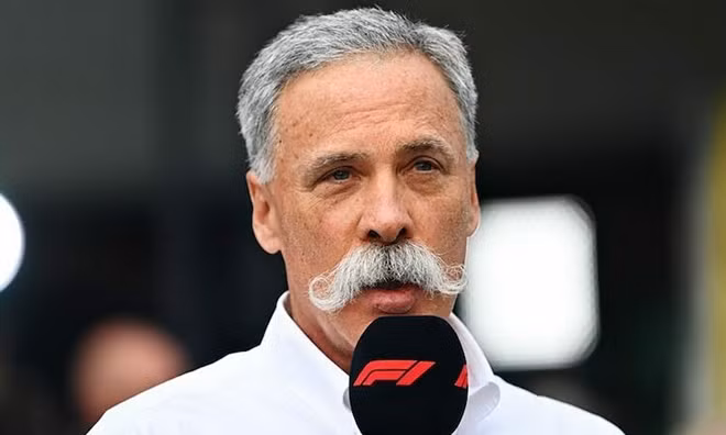 Giám đốc điều hành Chase Carey của F1 phải xin lỗi người hâm mộ.
