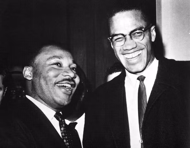 Malcom X (phải) và Martin Luther King - một mục đích, hai con đường.