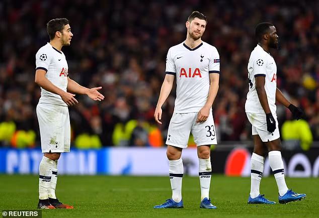 Tottenham đang gặp khủng hoảng lực lượng khi mùa giải đã bước vào giai đoạn nước rút. Tottenham đang gặp khủng hoảng lực lượng khi mùa giải đã bước vào giai đoạn nước rút.