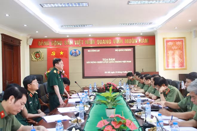 Quang cảnh buổi tọa đàm.