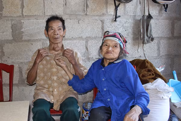 Ông sáng, bà Siểu sống hòa thuận, tình cảm.