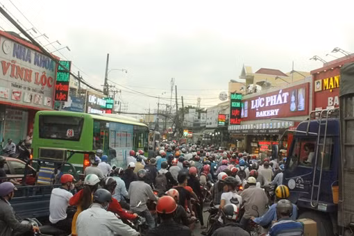 Cấm xe máy vào nội ô liệu có khả thi?