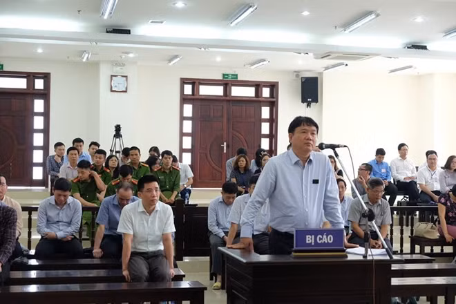Ngày xét xử thứ 5, bị cáo Đinh La Thăng được các luật sư bào chữa gỡ tội.