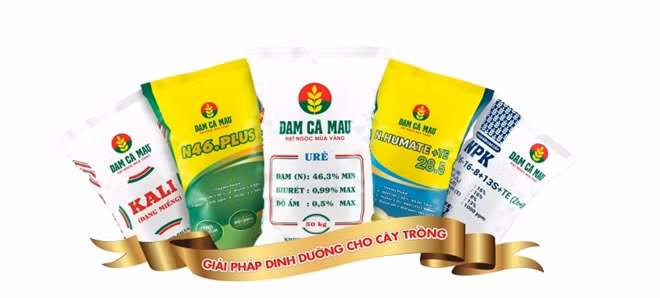 Bộ sản phẩm dinh dưỡng mang thương hiệu Đạm Cà Mau đã đến tay bà con