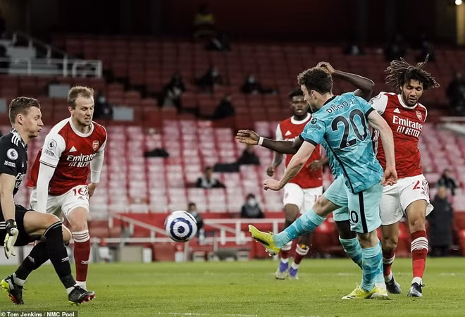 Điều gì cần đến cũng đã đến ở phút 82 khi Liverpool có bàn ấn định tỷ số 3-0. Jota hoàn tất cú đúp của mình trong trận đấu bằng pha dứt điểm nhanh hạ gục Leno.
