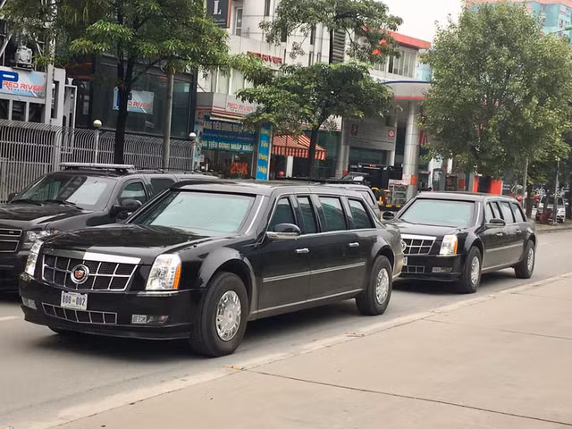 Đoàn xe Cadillac One The Beast của Tổng thống Trump. Ảnh: Reuters Đoàn xe Cadillac One The Beast của Tổng thống Trump. Ảnh: Reuters
