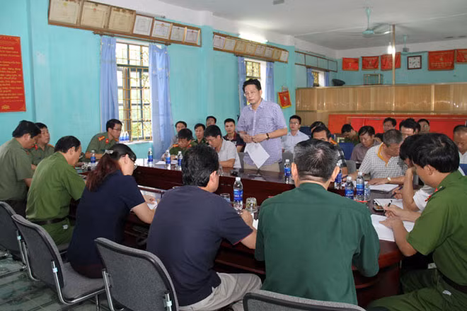 Đại tá Hoàng Mạnh Hùng, Phó giám đốc Công an tỉnh báo cáo nội dung vụ án mà quá trình điều tra phá án.