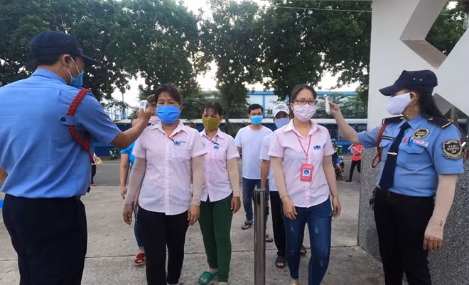 Làn sóng dịch lần 3 đang tiếp tục ảnh hưởng nặng nề tới người lao động.