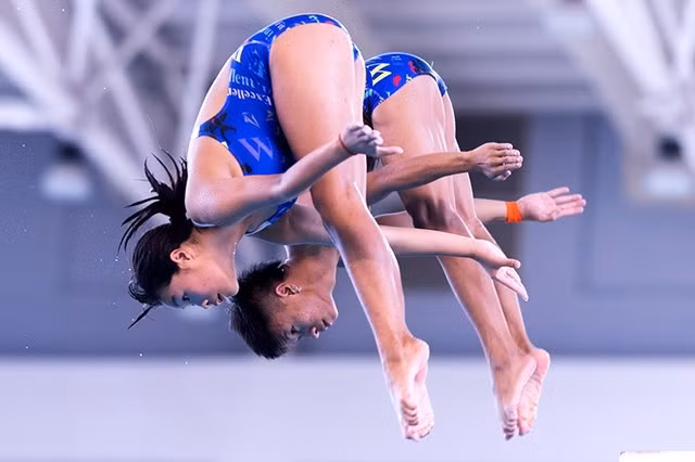Các vận động viên Hà Nội tỏ ra vượt trội tại môn nhảy cầu.