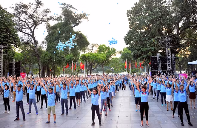 Màn flashmob của hàng nghìn cán bộ, nhân viên VietinBank tạo ấn tượng với đông đảo công chúng.