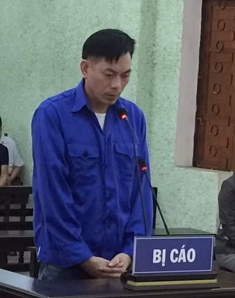 Bị cáo Nguyễn Văn Thuận . Bị cáo Nguyễn Văn Thuận .