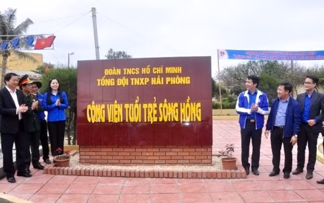 Kkhánh thành công viên trên đảo Bạch Long Vĩ.
