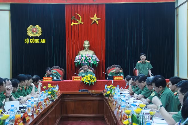 Thứ trưởng Nguyễn Văn Sơn phát biểu tại Hội nghị.