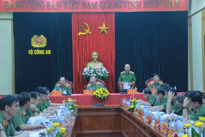 Thứ trưởng Lê Quý Vương phát biểu tại Hội nghị.