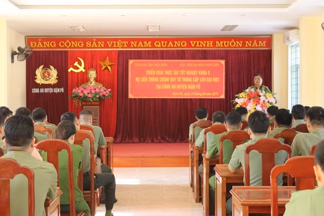Công an tỉnh Điện Biên phối hợp với Học viện ANND triển khai thực tập tốt nghiệp cho học viên khóa 9 hệ liên thông chính quy từ trung cấp lên đại học tại địa bàn huyện Nậm Pồ.