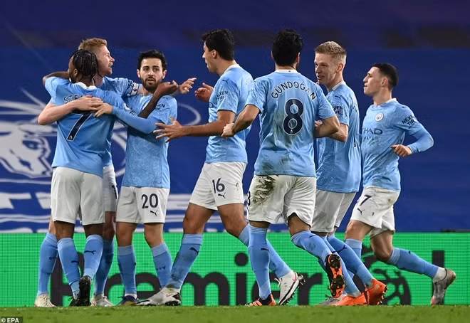 Dẫn trước 3 bàn nhưng ManCity vẫn không ngừng tấn công. Họ tiếp tục dồn ép Chelsea trong hiệp 2 và chỉ lui về phòng ngự ở thời gian cuối trận. Điều đó tạo điều kiện cho Chelsea có được bàn rút ngắn tỷ số.