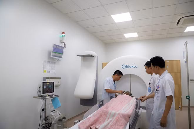 Ngày càng ứng dụng nhiều kỹ thuật mới trong điều trị ung thư.