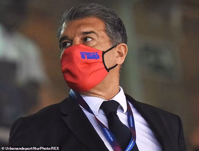 Chủ tịch Joan Laporta vẫn đang nỗ lực trong cuộc phục hưng đội bóng xứ Catalan. Chủ tịch Joan Laporta vẫn đang nỗ lực trong cuộc phục hưng đội bóng xứ Catalan.