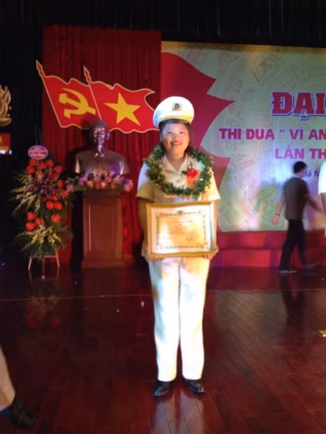 Trung úy Mai Thu Trang.