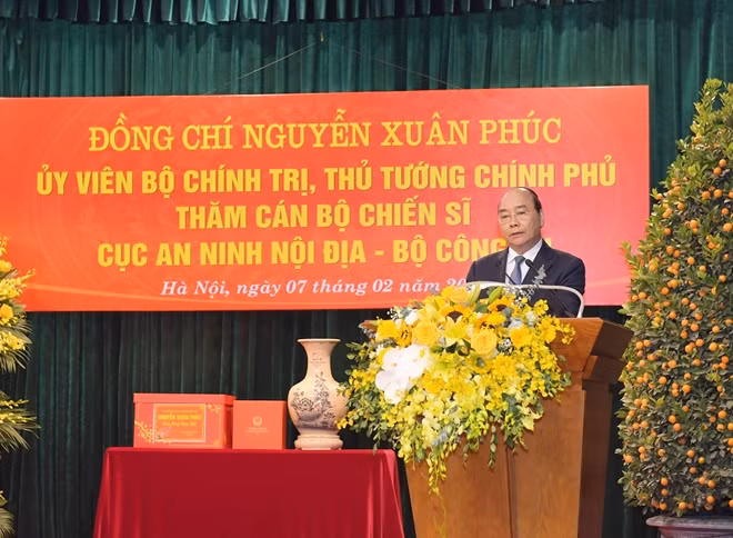 Thủ tướng Chính phủ Nguyễn Xuân Phúc phát biểu tại buổi thăm và làm việc.