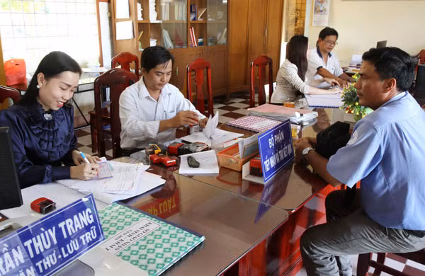Việc tinh giản biên chế được tiến hành chậm so với mục tiêu (ảnh minh họa).