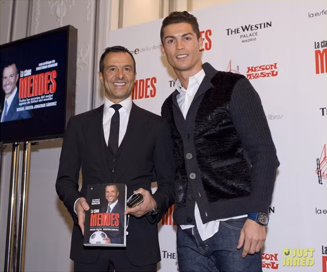 Cuộc đời của Ronaldo rẽ sang một hướng mới sau khi gặp được Mendes.