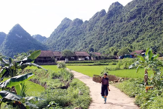 Đôi kheng, lò nằm là vật dụng không thể thiếu của đồng bào vùng cao.
