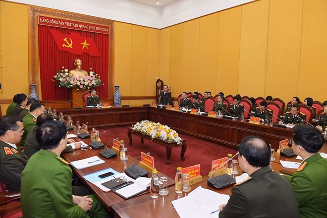 Toàn cảnh buổi làm việc.