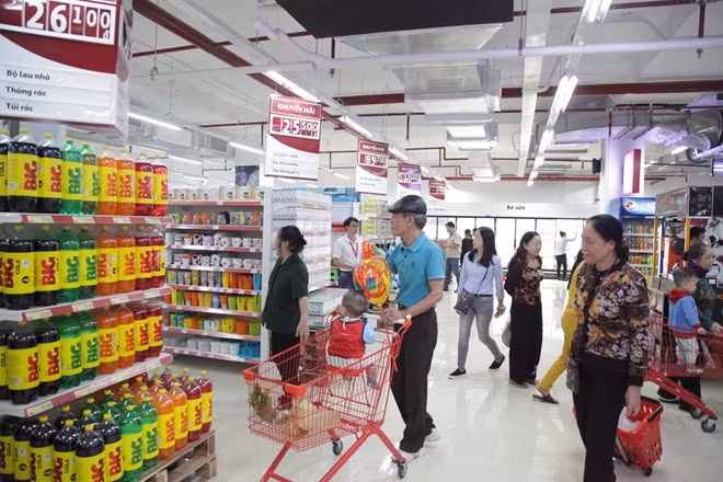Thị trường bán lẻ đang diễn ra những cuộc cạnh tranh quyết liệt.