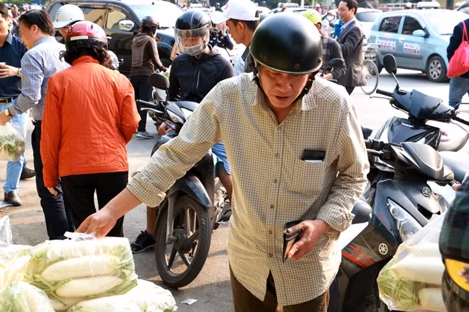 Cùng với việc nhiều siêu thị chấp nhận nhập củ cải từ xã Tráng Việt, thì hành động của các nhóm thiện nguyện này đã giúp đỡ nhiều nông dân giải quyết được đầu ra của sản phẩm vào lúc "được mùa nhưng rớt giá".