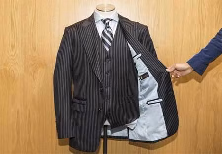 Chiếc áo vest chống đạn với giá ngàn đô.