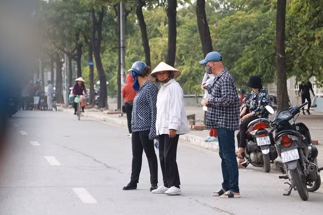 Sức nóng của trận đấu giữa ĐTVN và Thái Lan đang khiến giá vé ở thị trường chợ đen lên cơn sốt.
