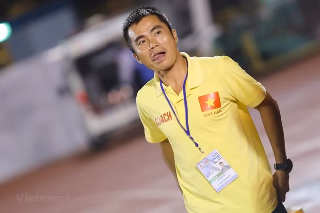 Minh Đức là kỷ lục gia danh hiệu của bóng đá Việt Nam ở cấp độ CLB và huấn luyện trẻ.