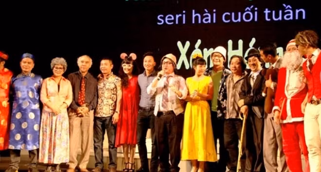 Các nghệ sĩ sân khấu phía Bắc trên sân khấu truyền thống.