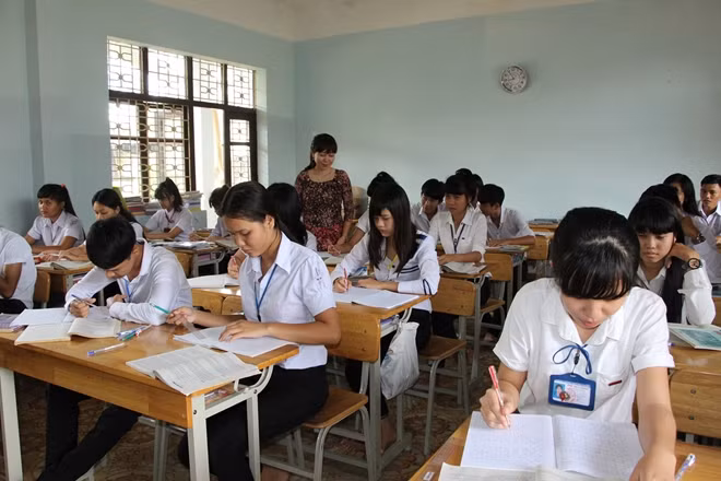 Giờ học chính khóa của học sinh Trường dân tộc nội trú.