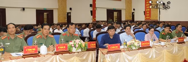 Các đại biểu dự hội nghị.
