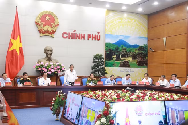Phó Thủ tướng Thường trực Chính phủ Trương Hòa Bình phát biểu tại Hội nghị.